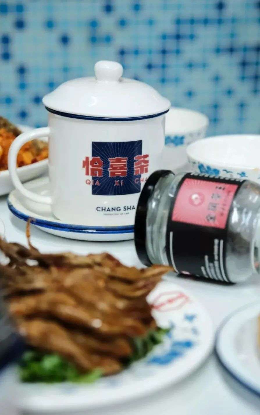 茶饮品牌卖杯子，是门潜在的生意