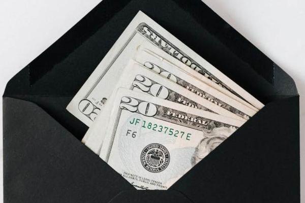 明明赚了一大笔钱，为何这些游戏公司还是「亏损」？