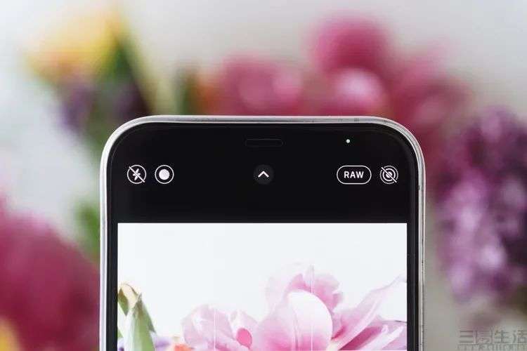 不靠堆像素与摄像头数量，苹果是如何设计iPhone相机的