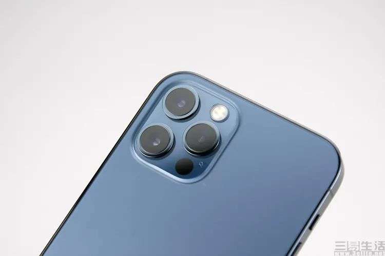 不靠堆像素与摄像头数量，苹果是如何设计iPhone相机的