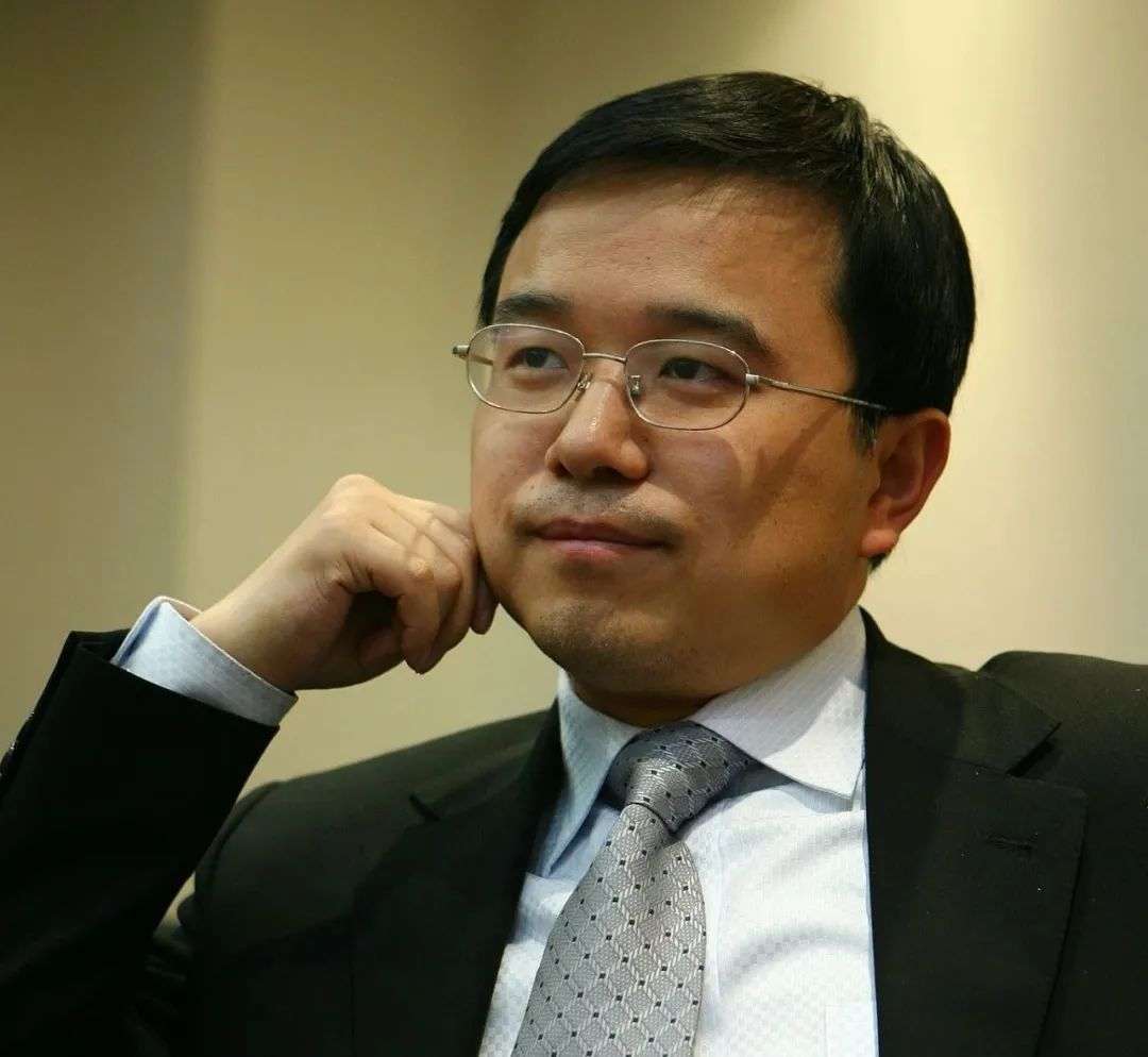 诞生了数十位明星基金经理,其中最为耀眼的,当数王亚伟和张坤,两人