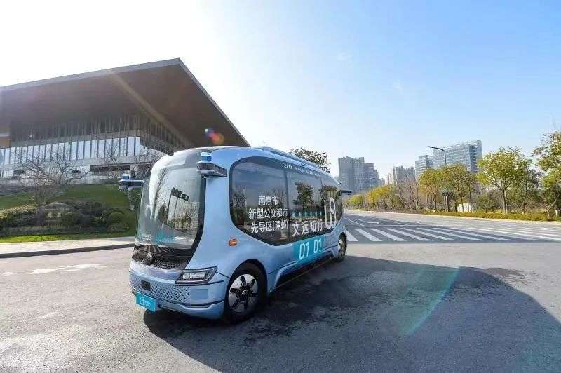 国内首款自动驾驶微循环小巴亮相生态科技岛