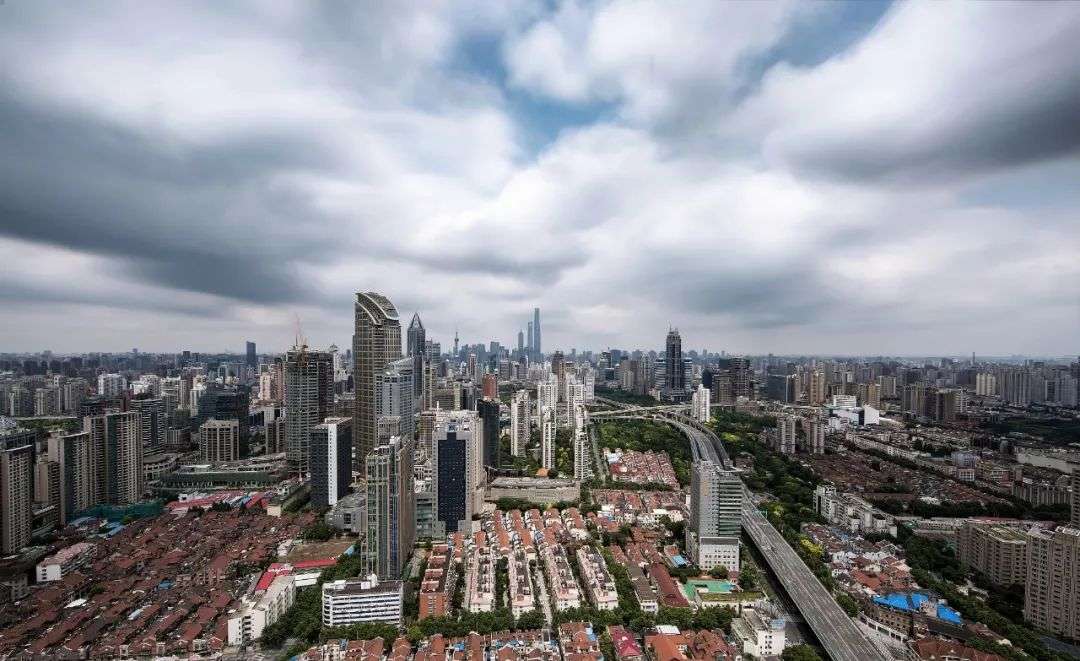 上海购房者被“堵”在路上