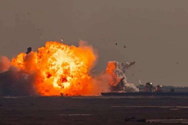 马斯克的火星飞船再试飞，SpaceX今天又炸了……