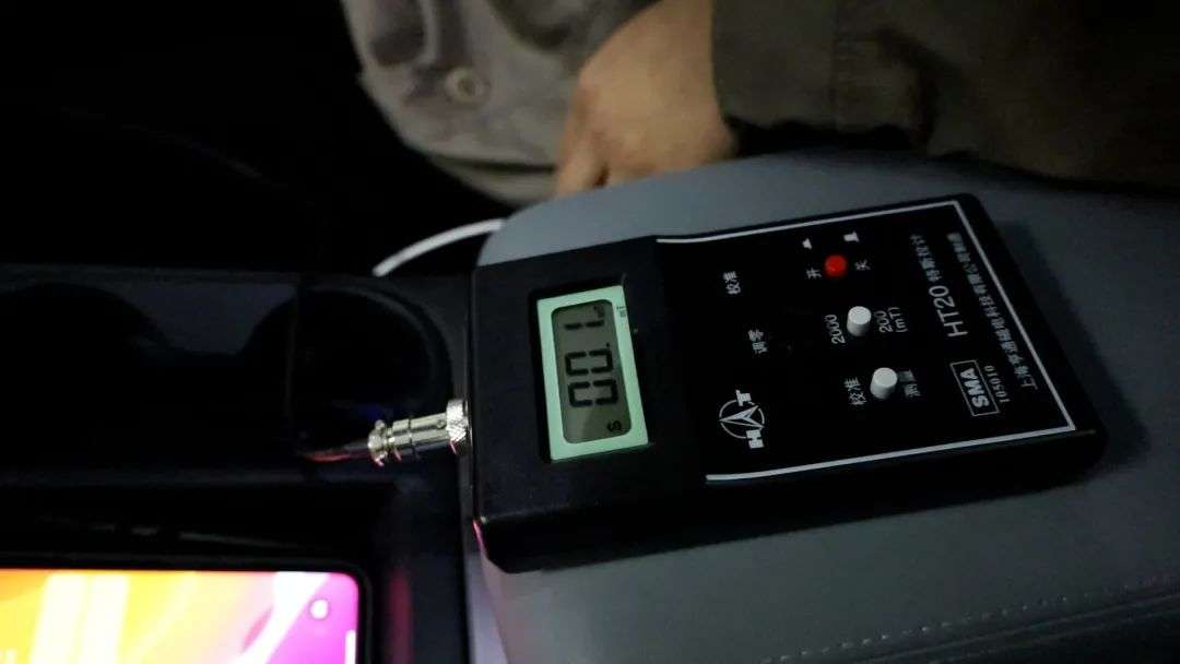 实锤：iPhone 12可逼停心脏除颤器，磁场超安全阈值30倍