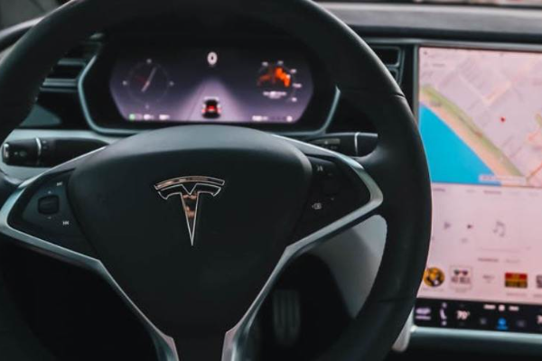 买特斯拉之前，最好先了解下维修费用