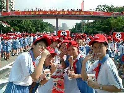 北冰洋、冰红茶、王老吉、零糖气泡水，中国饮料的时代选择