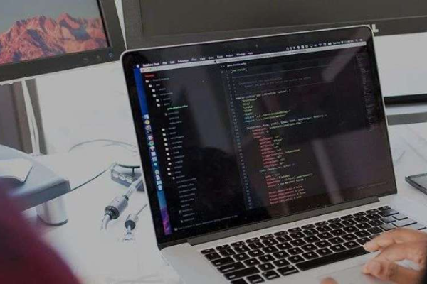 越来越多人，盯上了程序员的饭碗