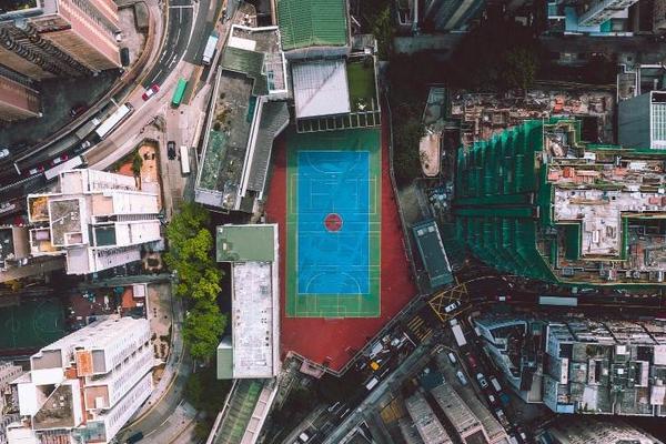 深圳精装大四房卖3.38万元/平，中介带人“挤爆”！房主回应为何“便宜卖”