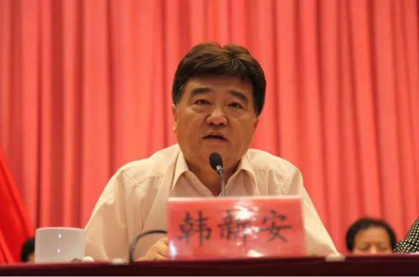 两会对劣迹艺人、抄袭现象等严惩，娱乐圈能因此得到净化吗？