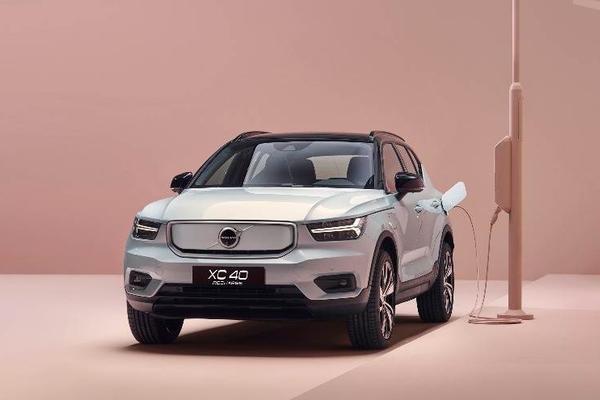 打响电气化反击战：沃尔沃油电同价