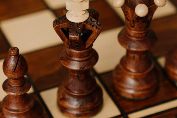 腾讯花30亿买壳，创始人用7年套现