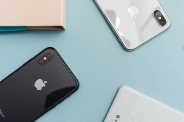 苹果首次允许预装本地应用，战斗民族做事果然够硬核