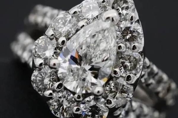 唯有钻石和爱不可辜负，7000亿珠宝首饰行业的兴衰和机会