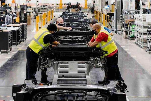 下一个斯特拉？投资者为电动汽车初创公司 Rivian 下注