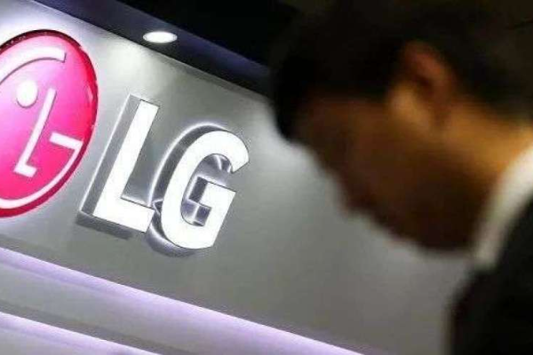 从比肩三星到跌落尘埃，谁害了LG手机？