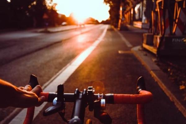 做 VC，你敢把钱都押注到新能源造车产业链吗？这家机构就这样干了