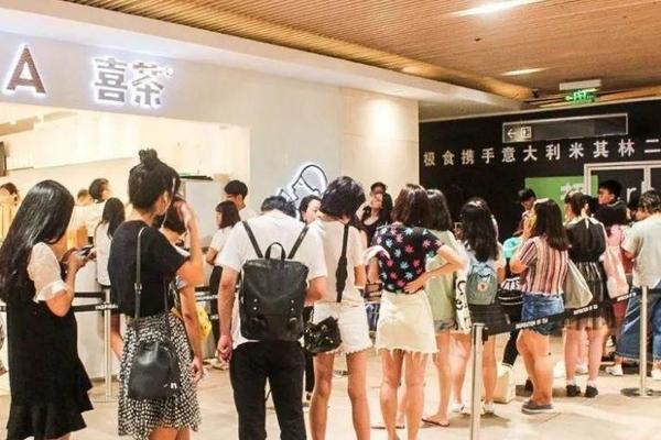 氪金｜被收割的奶茶店：48万家店铺，80%日入不足150元