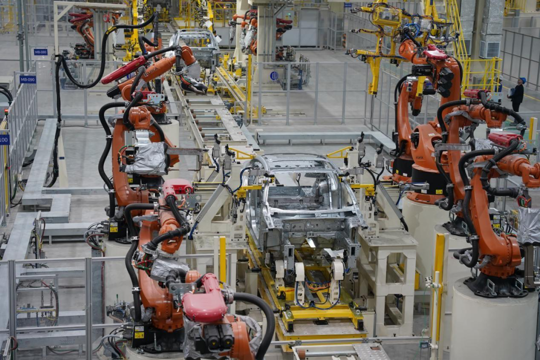 小米「上车」，1080亿够用多久？