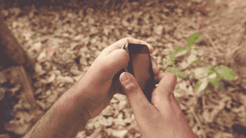 高价低配，设计老旧，但这家「小而丑」的手机厂商为什么没被苹果小米干掉？