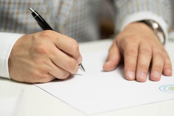 AI顶会，正在使用AI来审阅AI论文