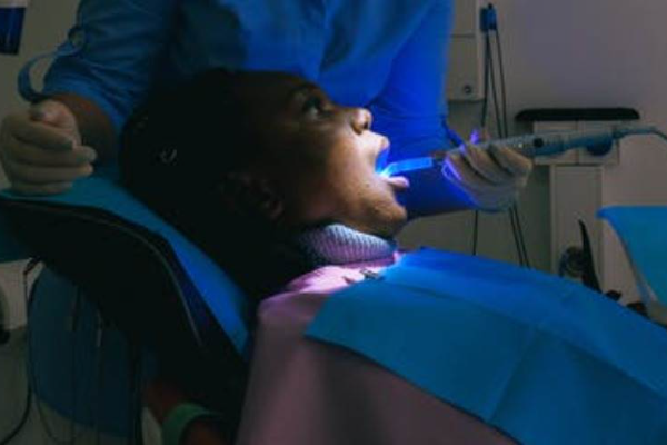 牙科诊所一年能挣多少钱？