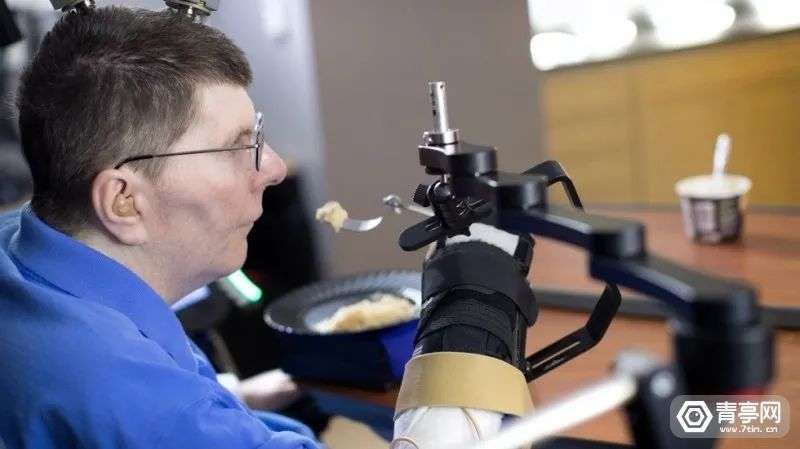 科研人员研发无线化脑机接口未来或将完全植入脑皮层