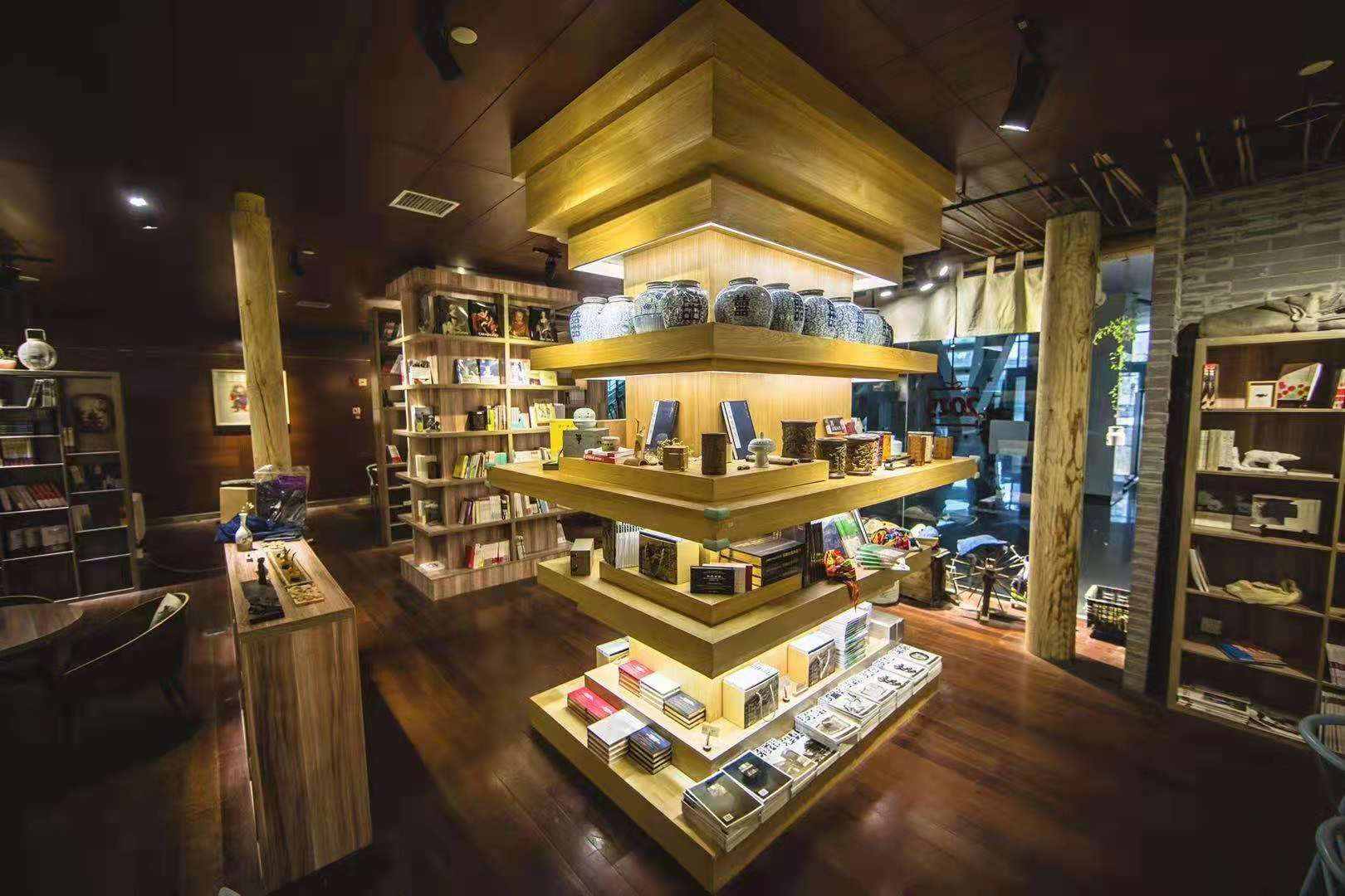 重庆独立书店⑤∣时光里李柯成：把“岛上书店”开到整座重庆城上