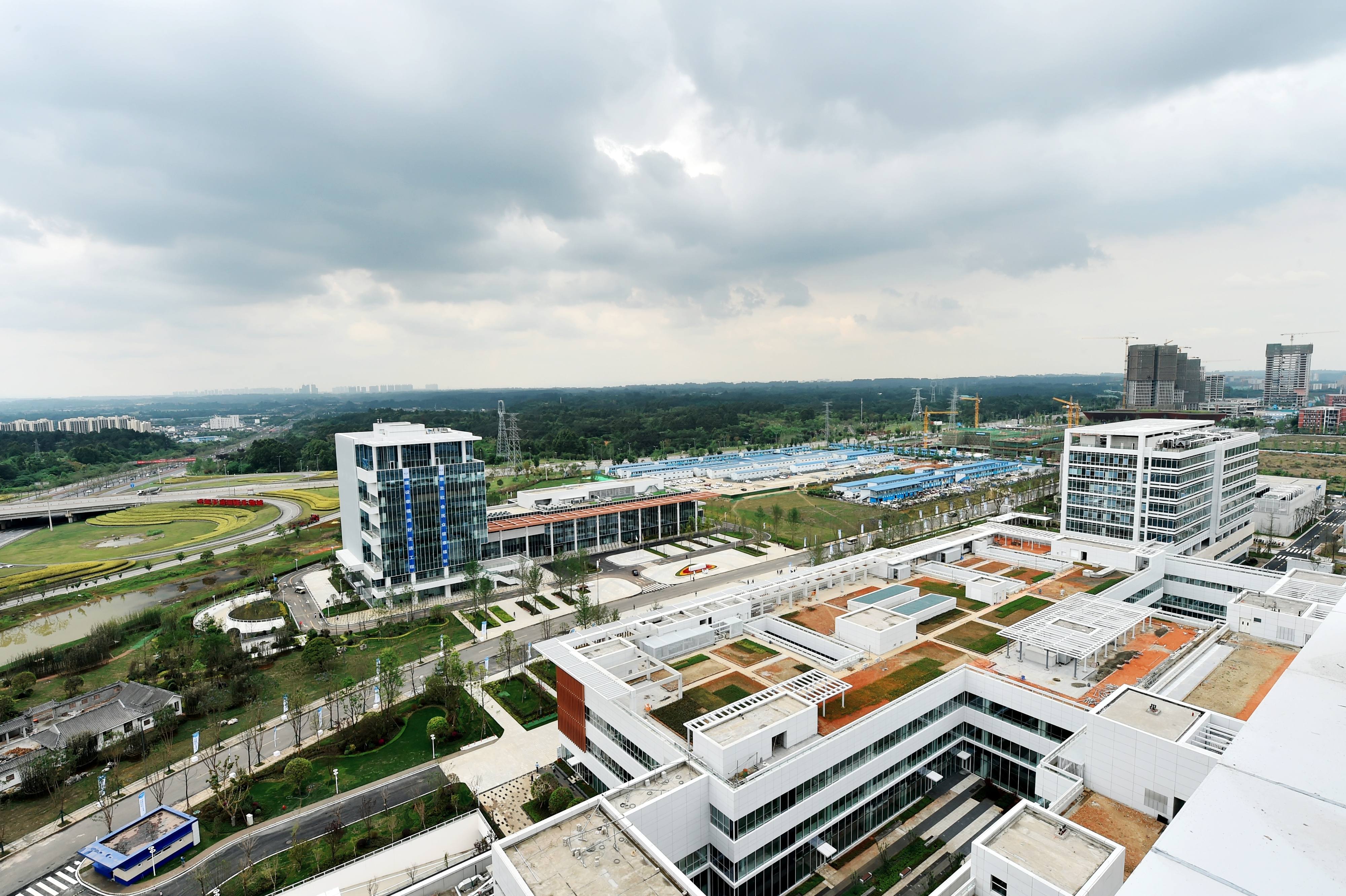 成都京东方医院开诊投资60亿打造西南智慧医疗创新典范