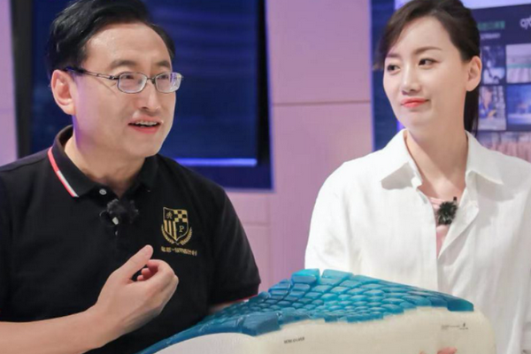 央视点赞慕思“超级工厂”，揭秘智能制造引领睡眠产业变革