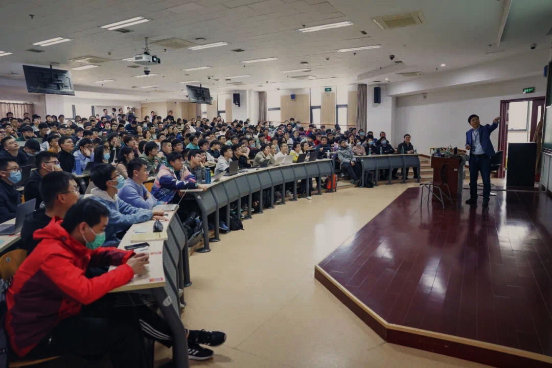 强强联手，北大清华联合打造通用人工智能实验班，朱松纯领衔，首批学生已开课