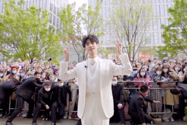 种草文万元起，一半收入做营销，国产美妆能否离得开李佳琦们？