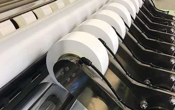 宁德时代的指缝里长出了一家千亿龙头