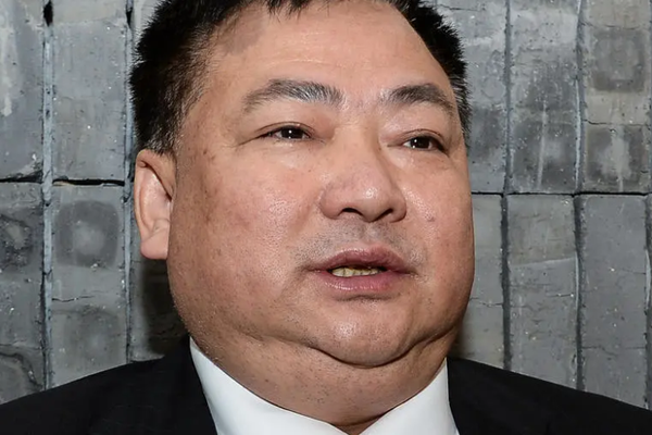 曾比海底捞还牛，如今破产，连商标都卖了，百亿餐饮帝国倒塌背后，发生了什么？