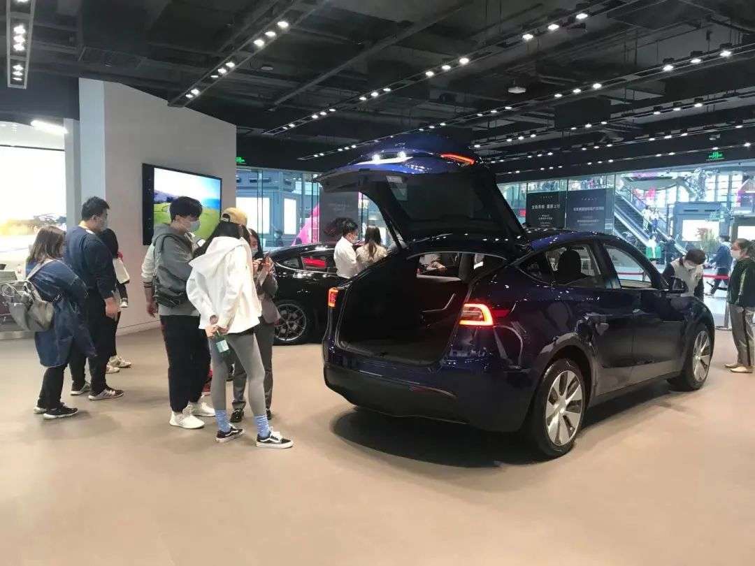 舆论风暴后，谁还在买特斯拉？