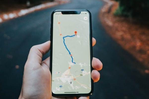 地图暗战，高德与百度地图的商业分化