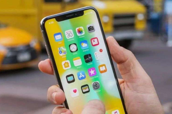和紫色 iPhone 12 一起推出的，还有苹果的随机序列号