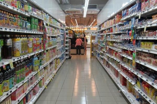 9毛的雪碧，11元一盒面膜，临期产品真是线下超市的好生意吗？