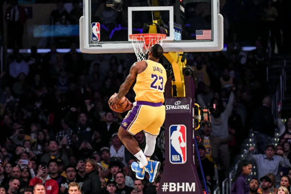 为什么一串代码能在艺术圈掀起巨浪？