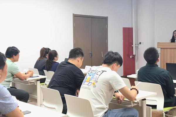 易参创始人黄怡然受邀参加「洪泰智造」主办的企业股权激励方案设计主题分享