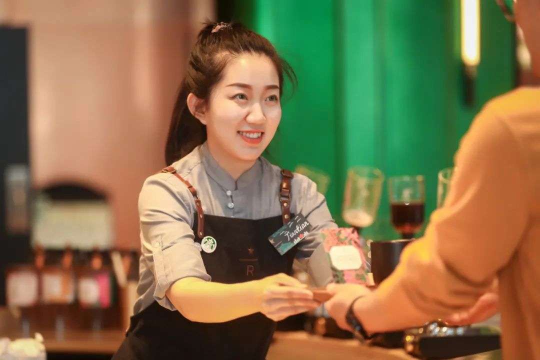 突查茶饮店，多数品牌都在上午11点前“翻车”