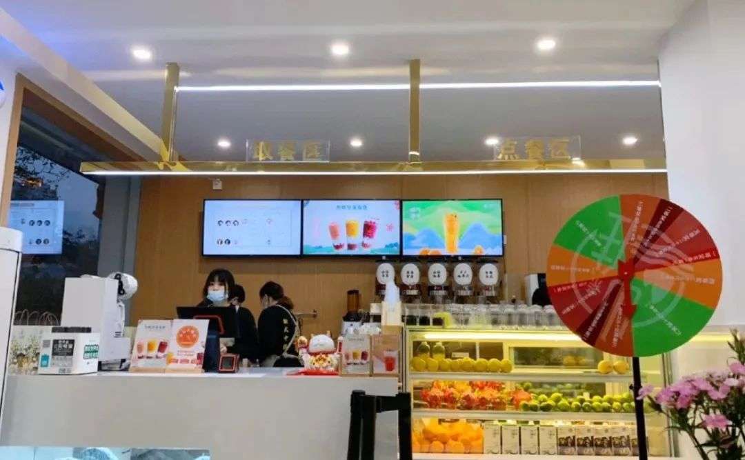 突查茶饮店，多数品牌都在上午11点前“翻车”