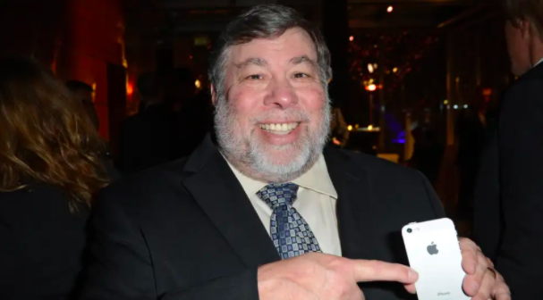 苹果联合创始人被起诉？45年前，他打造了第一代苹果电脑