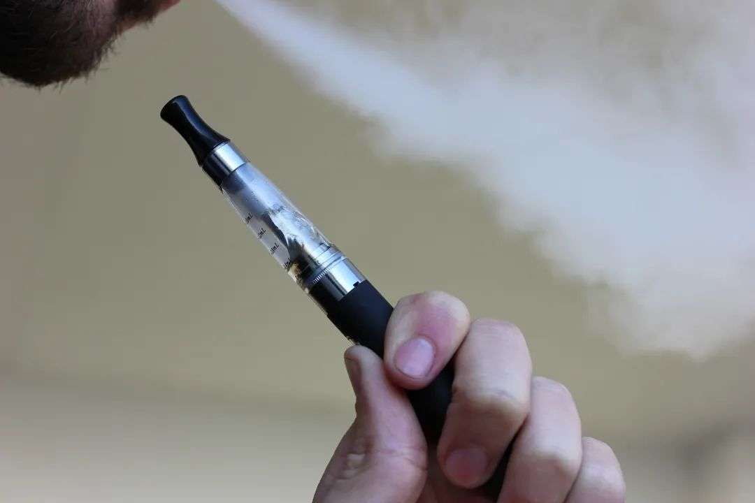 电子烟瞄准线下疯狂开店
