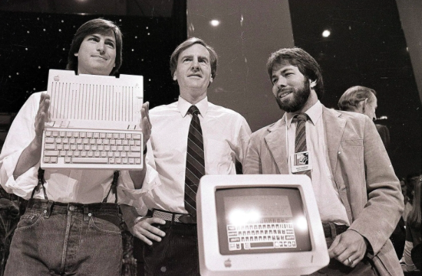 苹果联合创始人被起诉？45年前，他打造了第一代苹果电脑