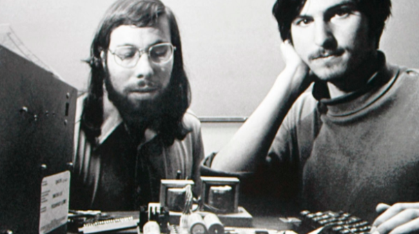 苹果联合创始人被起诉？45年前，他打造了第一代苹果电脑