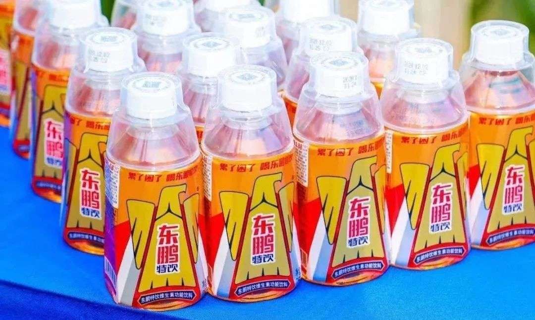 单品年销46亿，谢霆锋代言过的东鹏饮料敲钟了