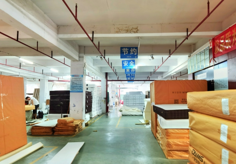 直播蚕食472个头部家具厂，佛山惊现“用工荒”