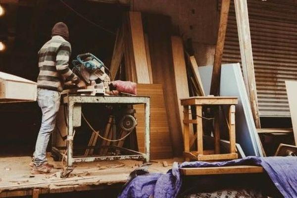 直播蚕食472个头部家具厂，佛山惊现“用工荒”