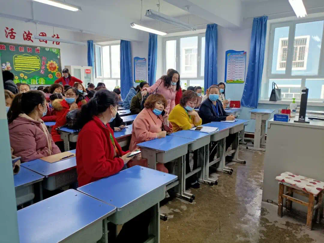 昌吉市第十小学选择欧帝智慧教室互动黑板，点亮教育未来